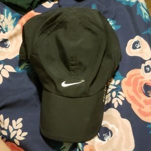 black nike hat